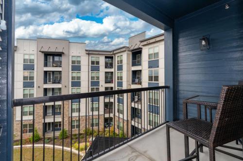 Φωτογραφία από το άλμπουμ του Near Shops Restaurants & Grandview Med Ctr σε Homewood