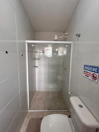 Bilik mandi di Thiferer Hostel