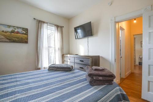 Кровать или кровати в номере Family-Friendly Home in Junction City