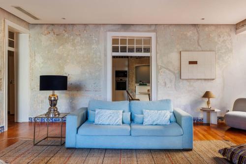 Pool & Garden Apt In the Heart of Lisbon