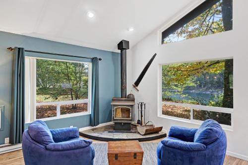 Μια τηλεόραση ή/και κέντρο ψυχαγωγίας στο Baring Bend Lodge