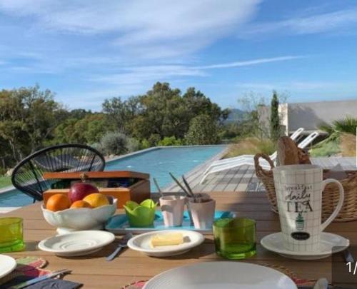 Drinks på Santa Giulia Camara - Lecci Lodge