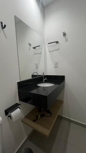 Ένα μπάνιο στο Apartamento Completo com Piscina, Academia e Salão de festas em São Carlos