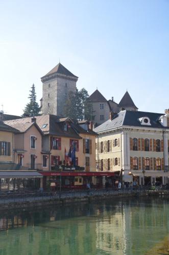 Secret room jacuzzi vieille ville Annecy