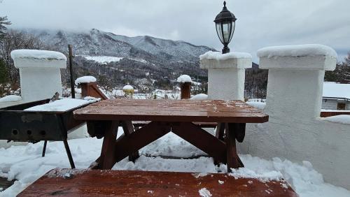 ホテルから撮影された、または一般的な山の景色