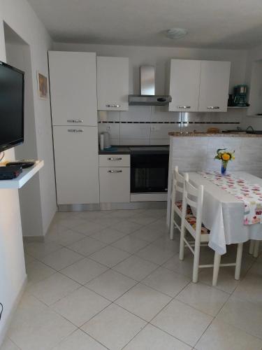 Apartments by the sea Slatine, Ciovo - 9709