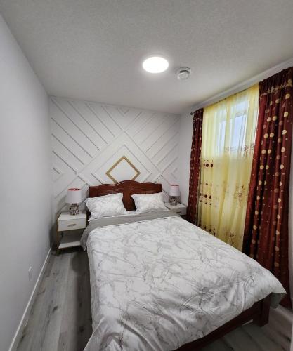 Ένα ή περισσότερα κρεβάτια σε δωμάτιο στο 2 bedrooms luxury basement suite close to Calgary airport
