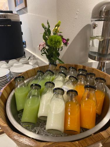 الطعام في الفندق أو بالجوار