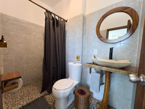 Un baño de Hotel Sanmara