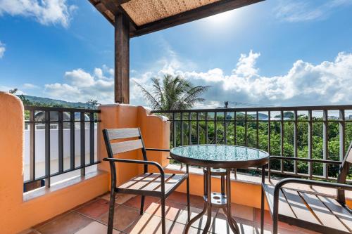 Ein Balkon oder eine Terrasse in der Unterkunft Fairyland & Farm Guest House