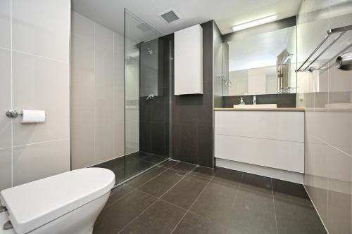 Koupelna v ubytování Maroochydore Stylish Luxury - Pool / Beach ZD9
