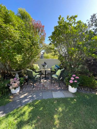 Κήπος έξω από το Beach Apartment