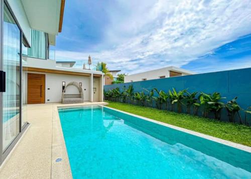 Πισίνα στο ή κοντά στο Choengtale Modern Villa