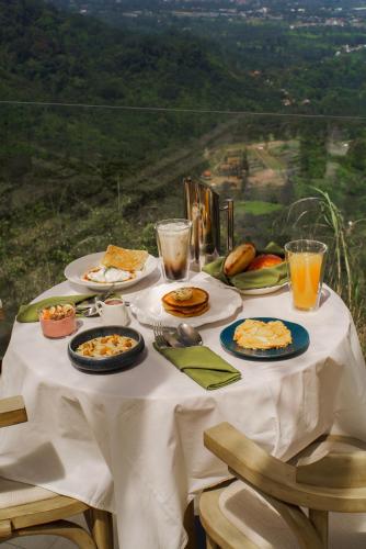 Jídlo v hotelu nebo okolí