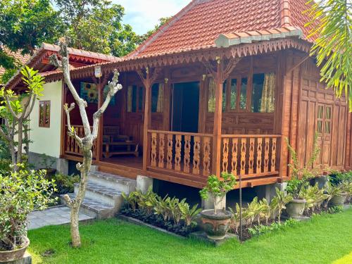 Taman di luar Di Abian Villas
