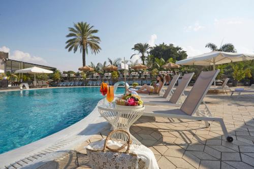 Bazén v ubytování Dream Island Spa & Health Resort nebo v jeho okolí