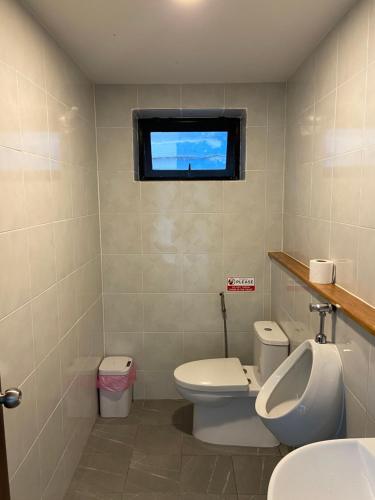 Ένα μπάνιο στο Muse&Mingle Beach Room