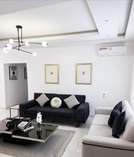 Χώρος καθιστικού στο Luxury 3-bedroom apartment in Lekki