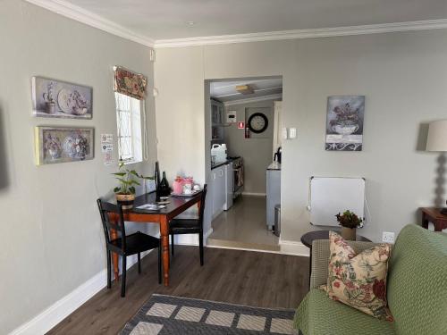 Η κουζίνα ή μικρή κουζίνα στο Fiddlewood Fields Guest House