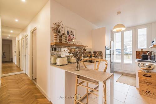 Photo de la galerie de l'établissement Chic Place du Forum Terrasse, à Reims