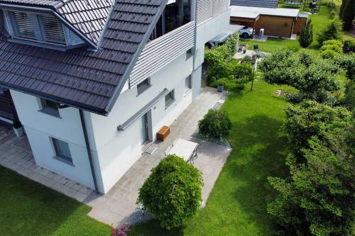 Jardín al aire libre en Apartma Bled