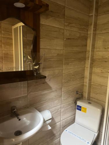 Koupelna v ubytování Hotel "VIR"