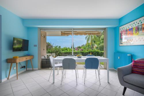 Les Miradors, charmant appartement de 2 chambres en RDC, jardin privatif, piscine, vue mer et parking