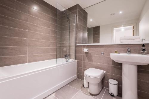 Central Liverpool Apartment, Sleeps 6 with Parking photo 13