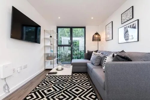 Central Liverpool Apartment, Sleeps 6 with Parking photo 1