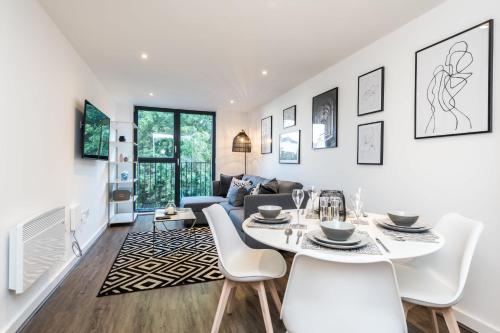 Central Liverpool Apartment, Sleeps 6 with Parking photo 17