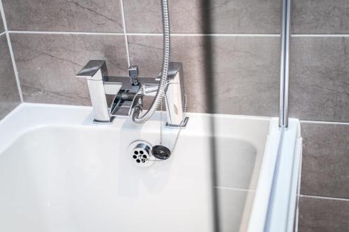 Central Liverpool Apartment, Sleeps 6 with Parking photo 44