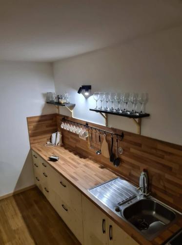 Η κουζίνα ή μικρή κουζίνα στο Chalet Fridrihštajn