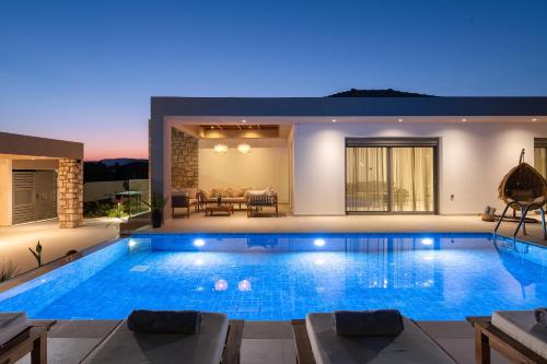 Hồ bơi trong/gần Golf Beach Villa