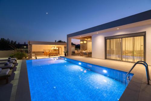 Hồ bơi trong/gần Golf Beach Villa