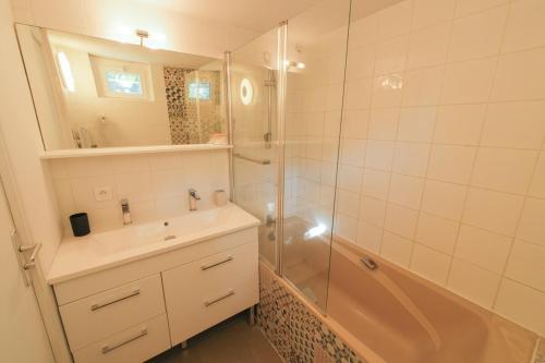 Photo de la galerie de l'établissement Maison 4 chambres et jardin - 5 minutes gare, à Rennes