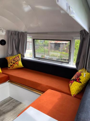 Χώρος καθιστικού στο Bonnie the airstream - Country Retreat