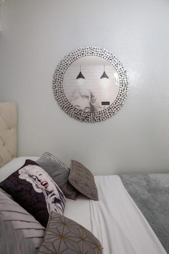 Postel nebo postele na pokoji v ubytování Beachfront apartments Romilda