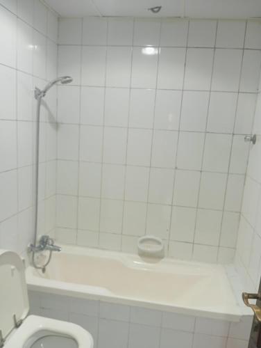 Koupelna v ubytování Welcome guest room in sharjah