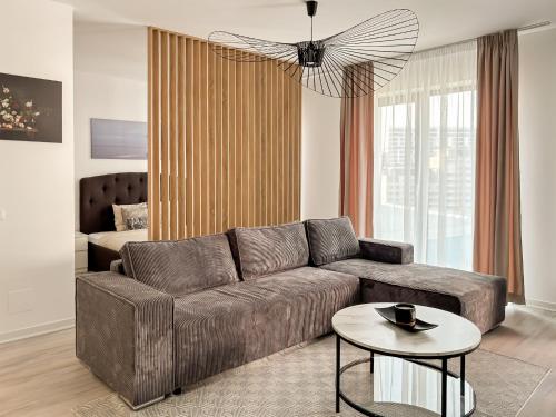 Ruang duduk di Cloud9 Noir - Modern Design