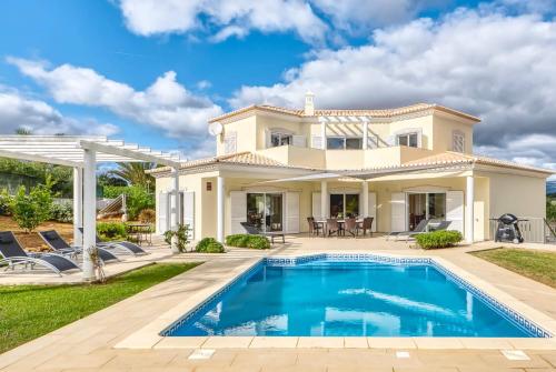 838 Villa Larissa