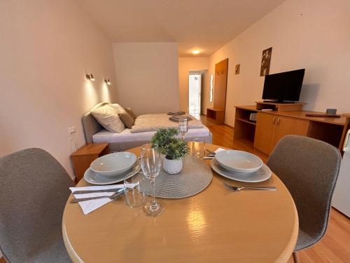 TV a/nebo společenská místnost v ubytování Akácfa B&B