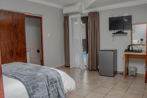 Gallery image of Woodpecker's Inn Guest House in Kempton Park