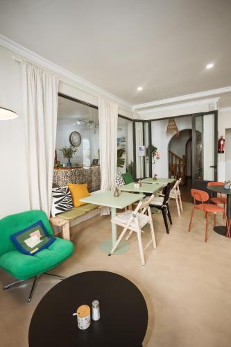 Posezení v ubytování Naim Guest House Nerja