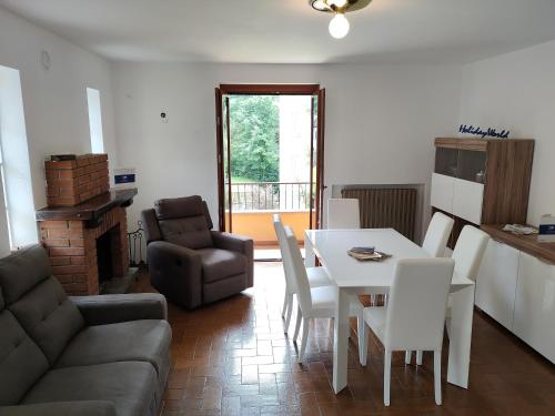 Esino LarioにあるEsino Sweet Home by Holiday Worldのギャラリーの写真