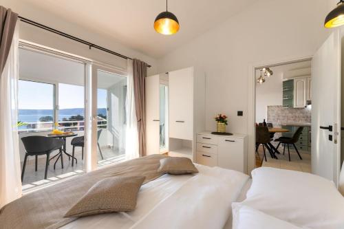 Apartment with a sea view