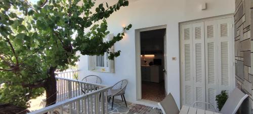 Balkón nebo terasa v ubytování Dandelion Paros Apartments III-IV