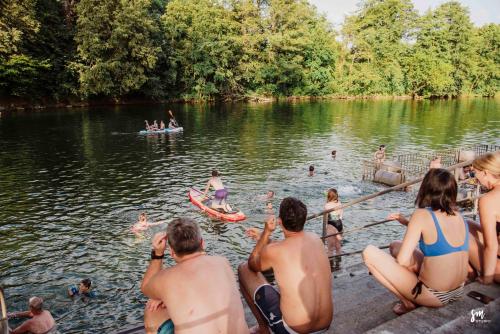 Επισκέπτες που μένουν στο MAGNOLIA HOUSE by the RIVER BB