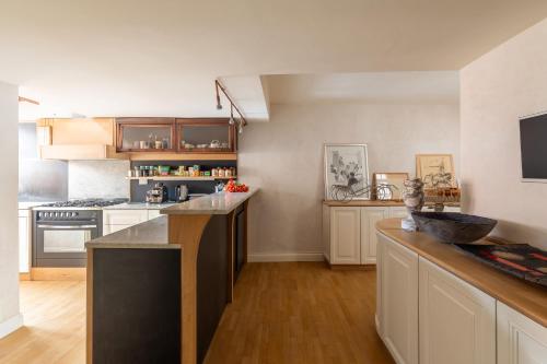 Monti Designer Loft by Romeloft