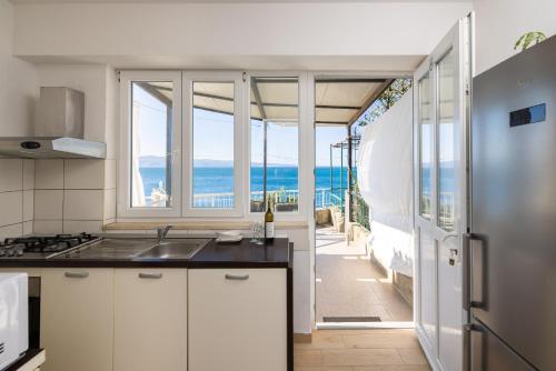 Anamarie Beachfront Apartments