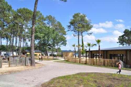 Photo de la galerie de l'établissement La Cabane de Léon et Emilio, à Saint-Julien-en-Born
